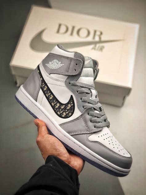 scarpe dior x nike|Nike X Dior price.